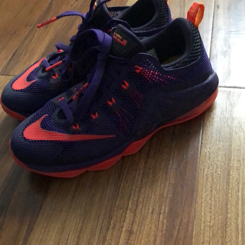 basket ball shoes